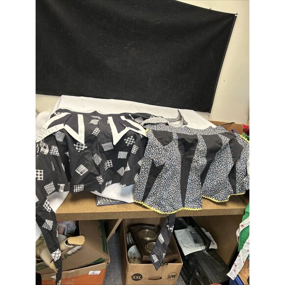 VINTAGE HALF WAIST APRONS LOT OF 12 Pockets - Picture 2 of 16